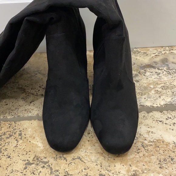 Black boots - Picture 5 of 5